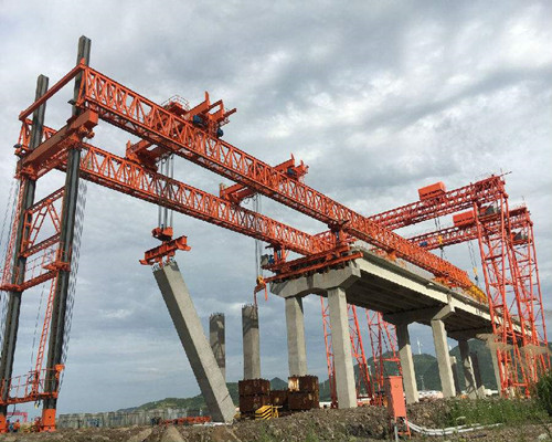 鐵路架橋機(jī)起重小車主梁結(jié)構(gòu)分析